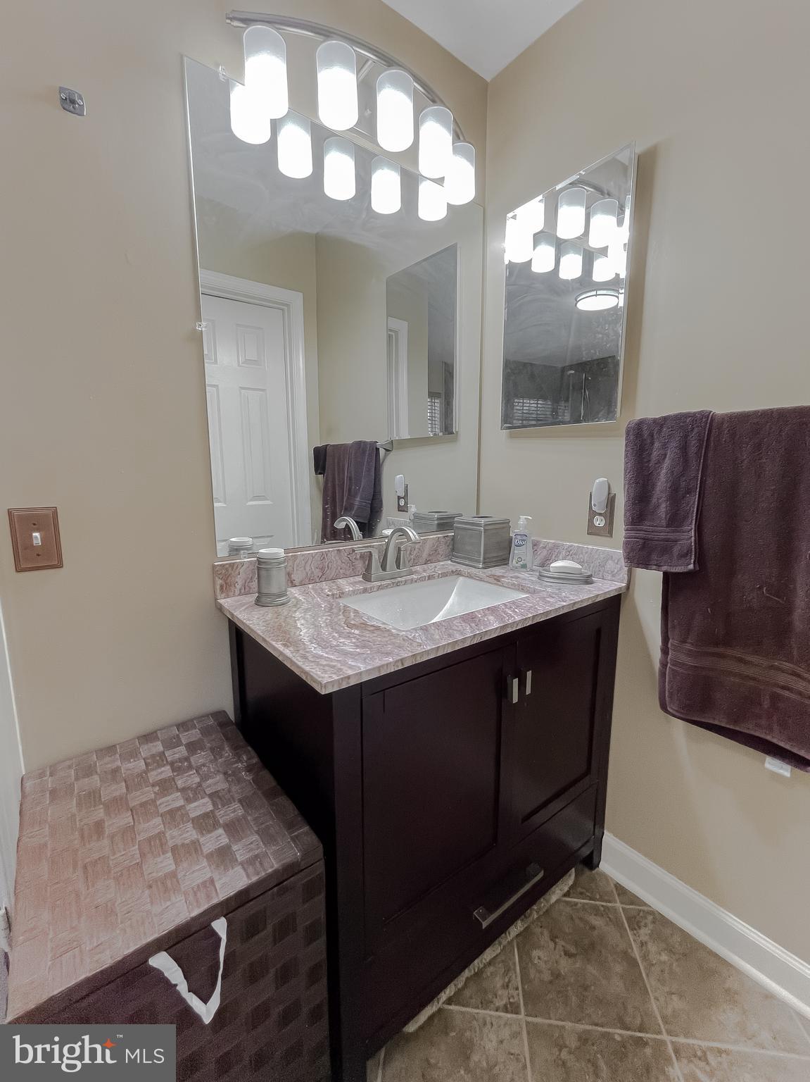 2334 Alava Ct