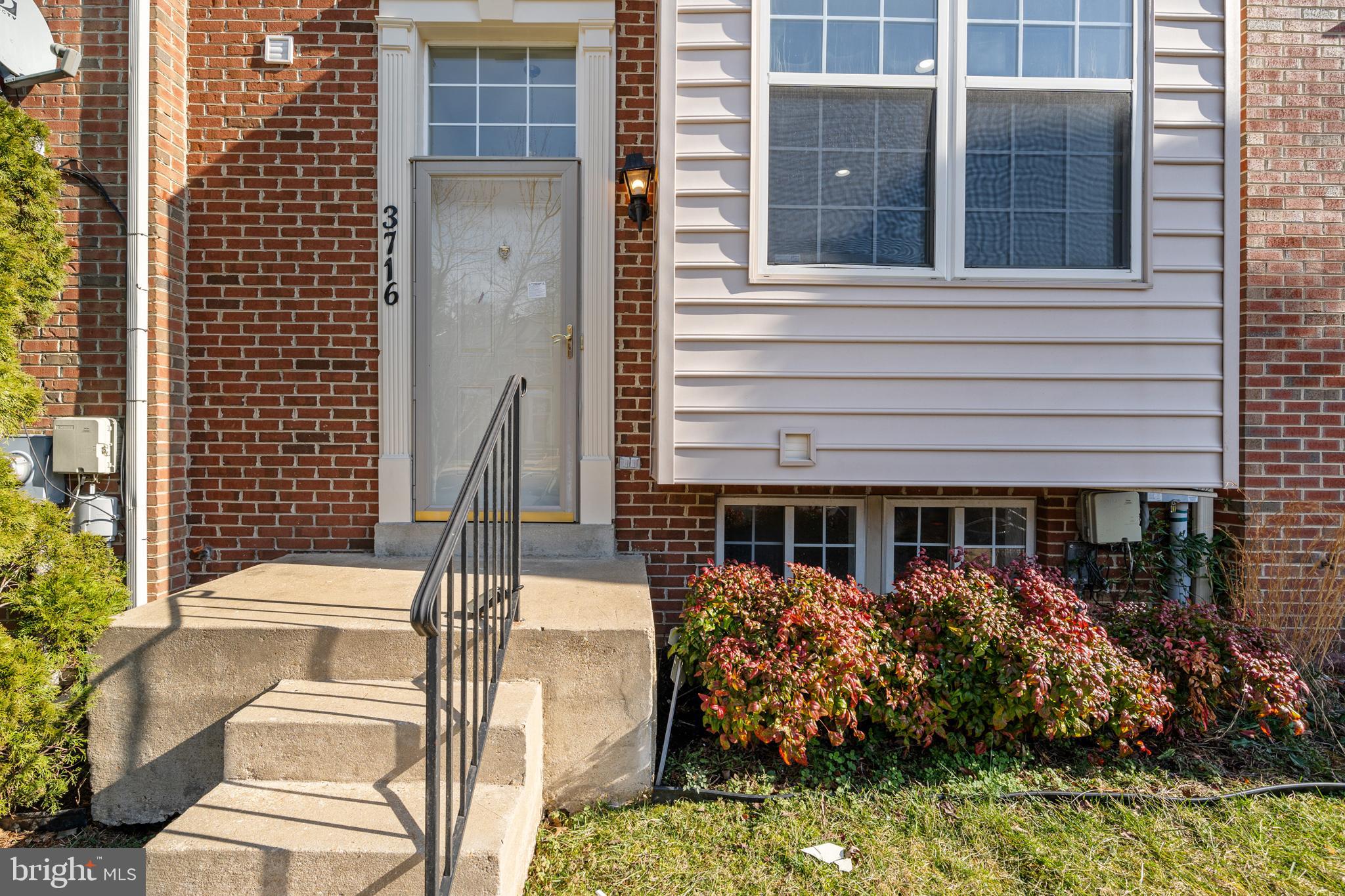 3716 Midlothian Pl