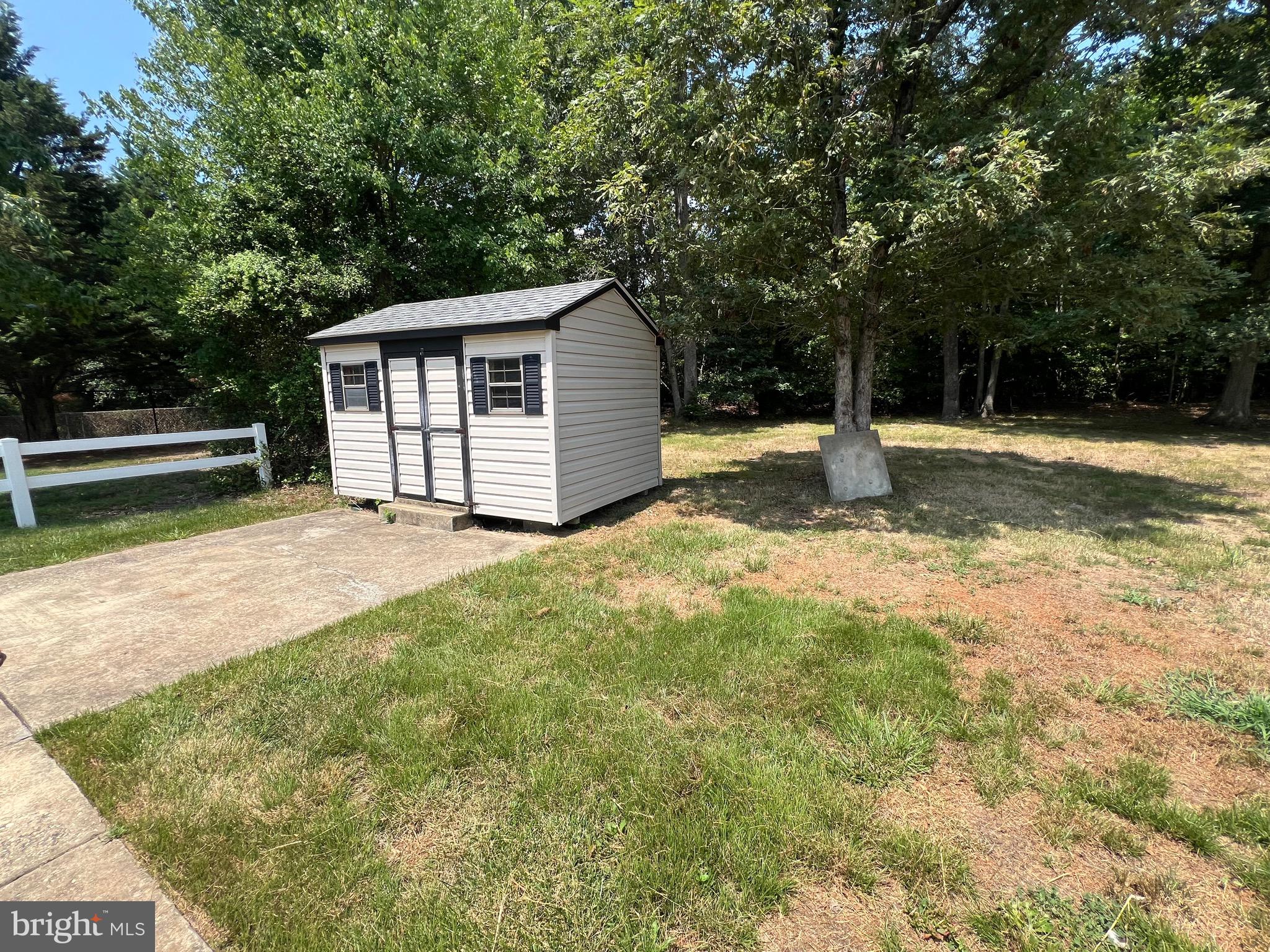 109 MORRIS DR