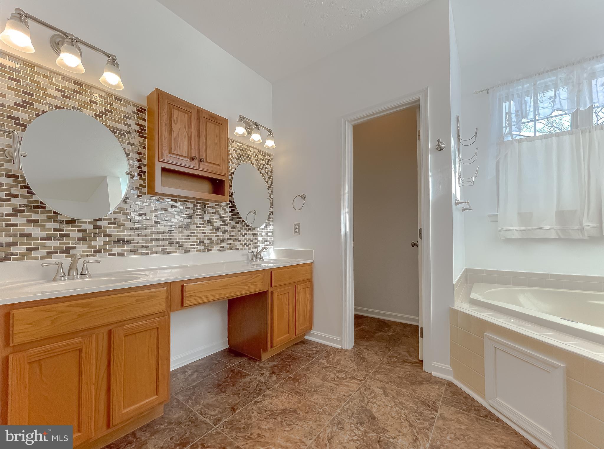 2831 Desert Sun Ct