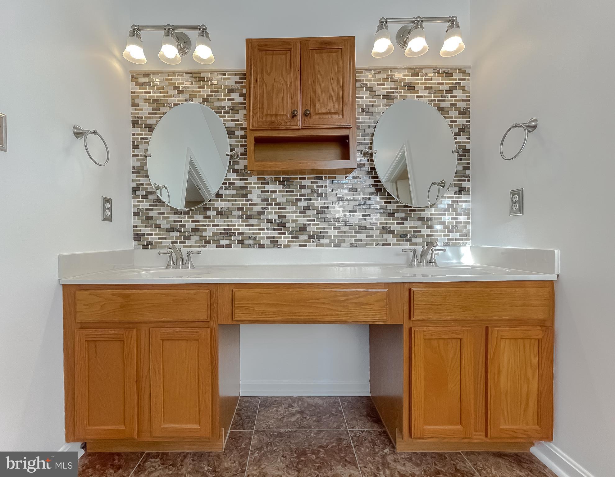2831 Desert Sun Ct