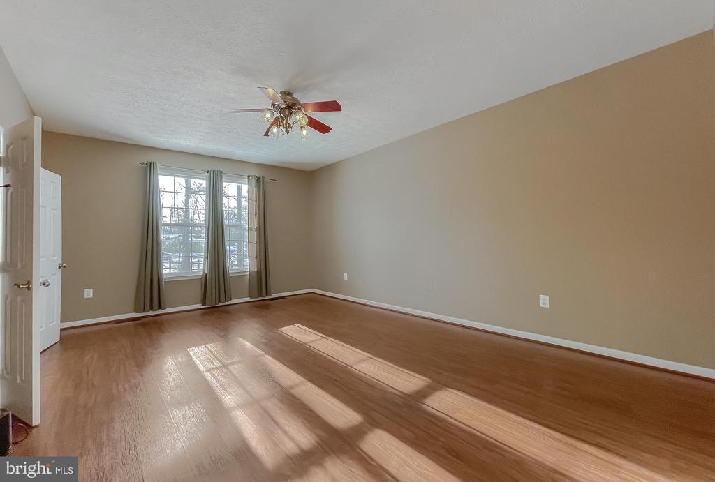 2831 Desert Sun Ct