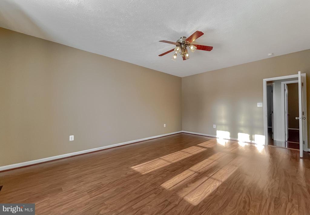 2831 Desert Sun Ct