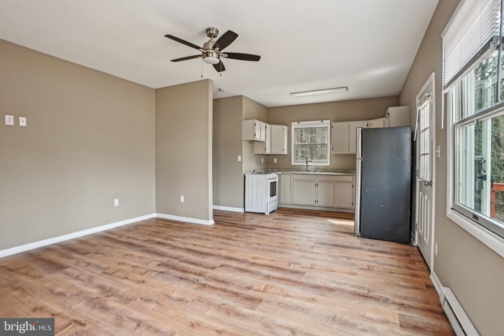 13995 Petzold Dr
