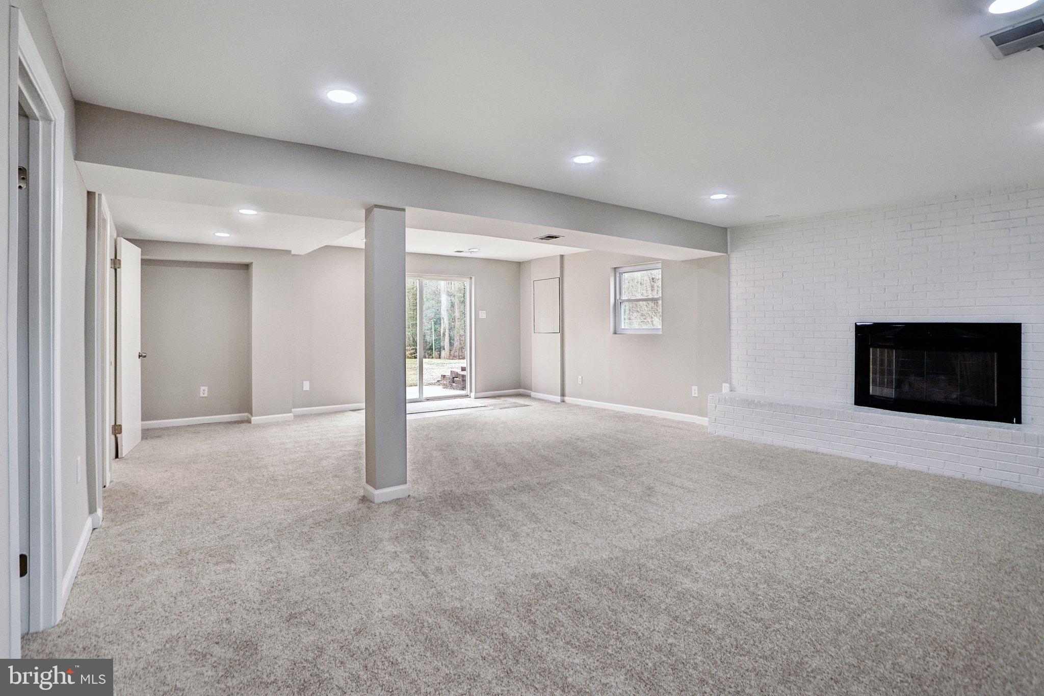 13995 Petzold Dr