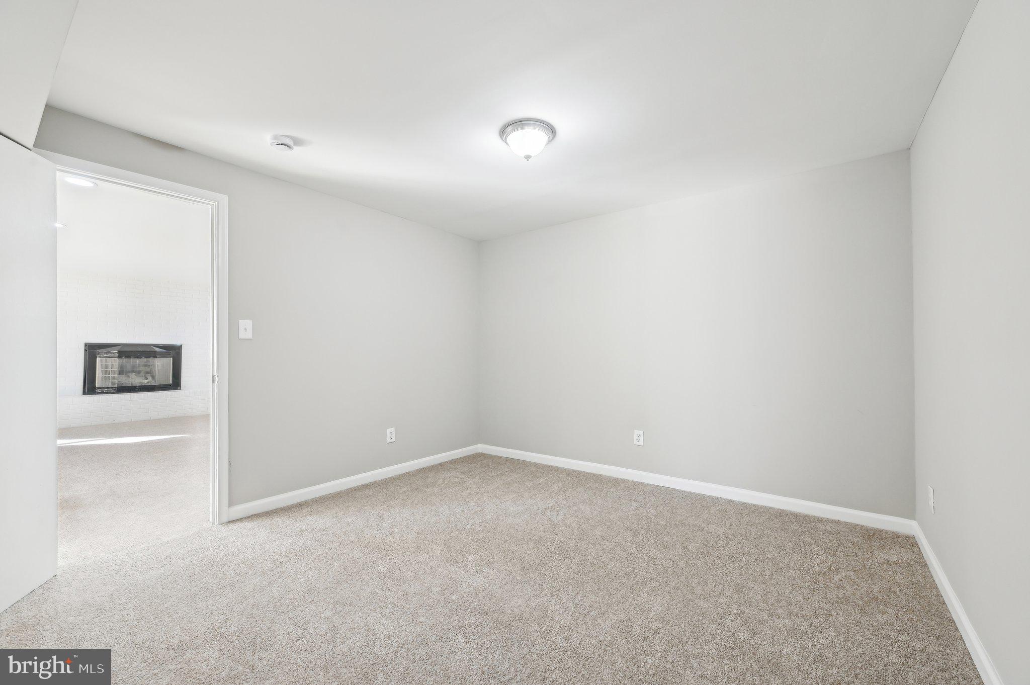 13995 Petzold Dr