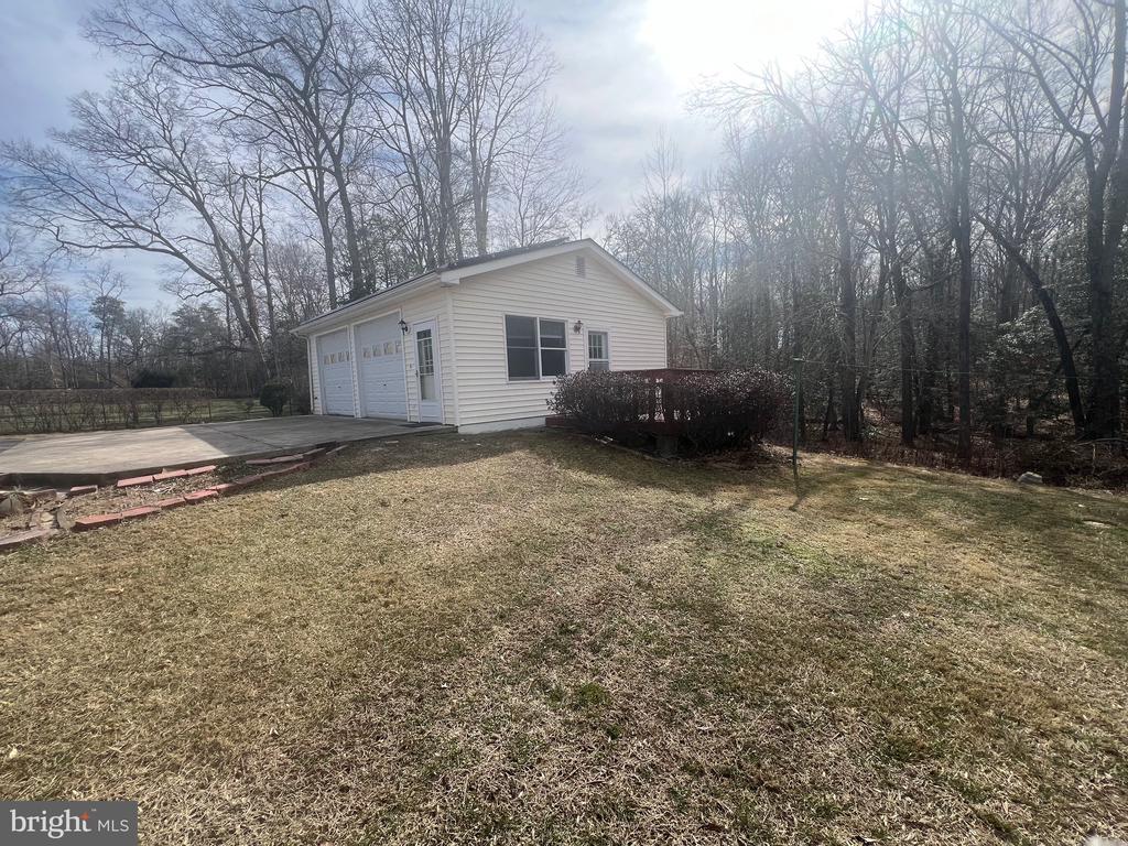 13995 Petzold Dr