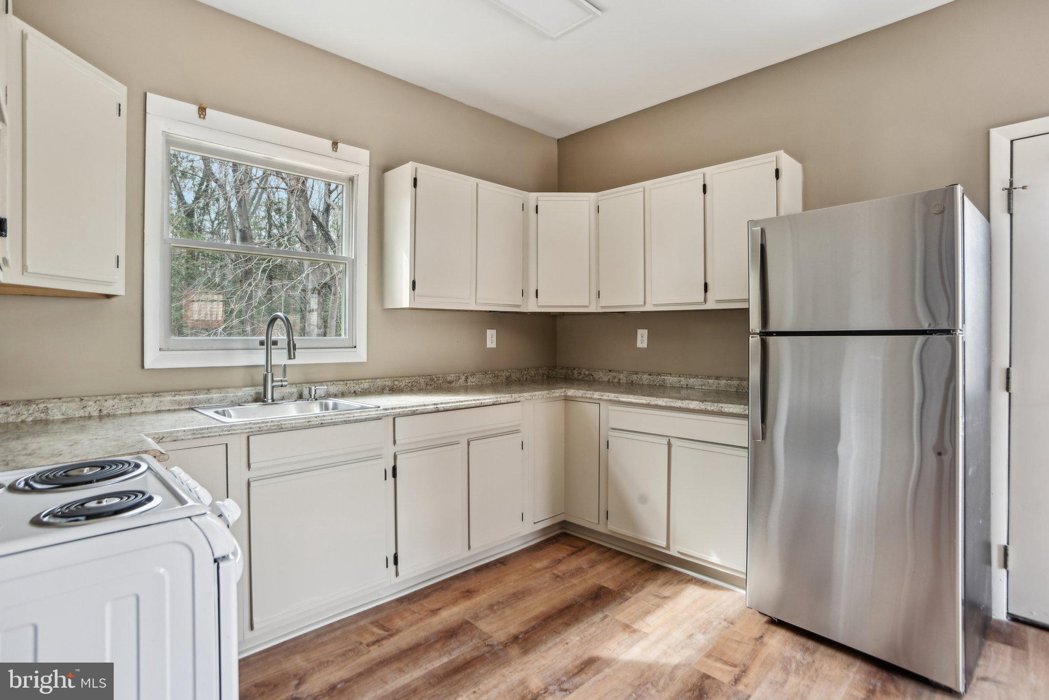 13995 Petzold Dr
