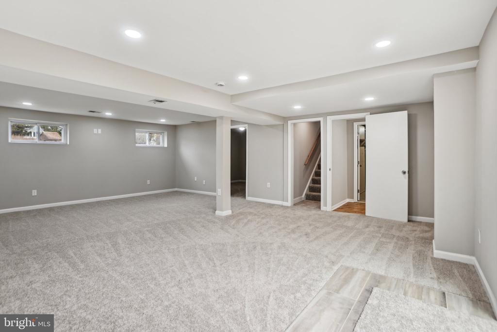 13995 Petzold Dr