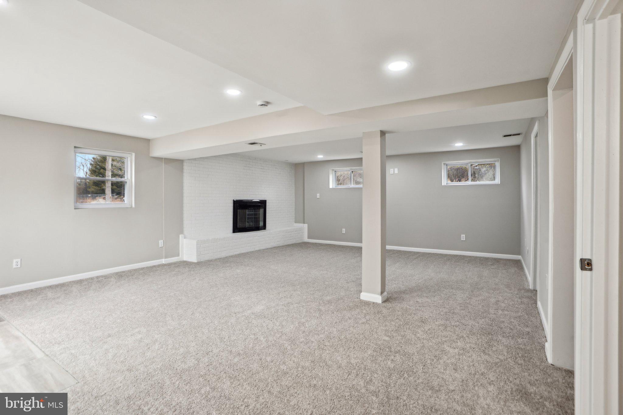 13995 Petzold Dr