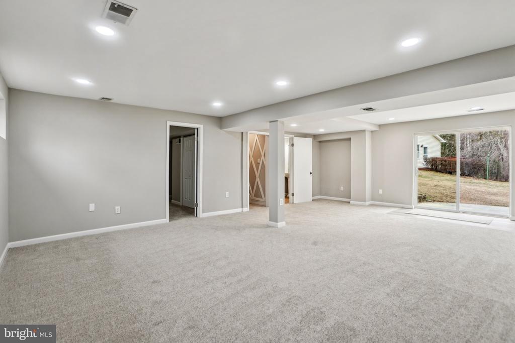 13995 Petzold Dr