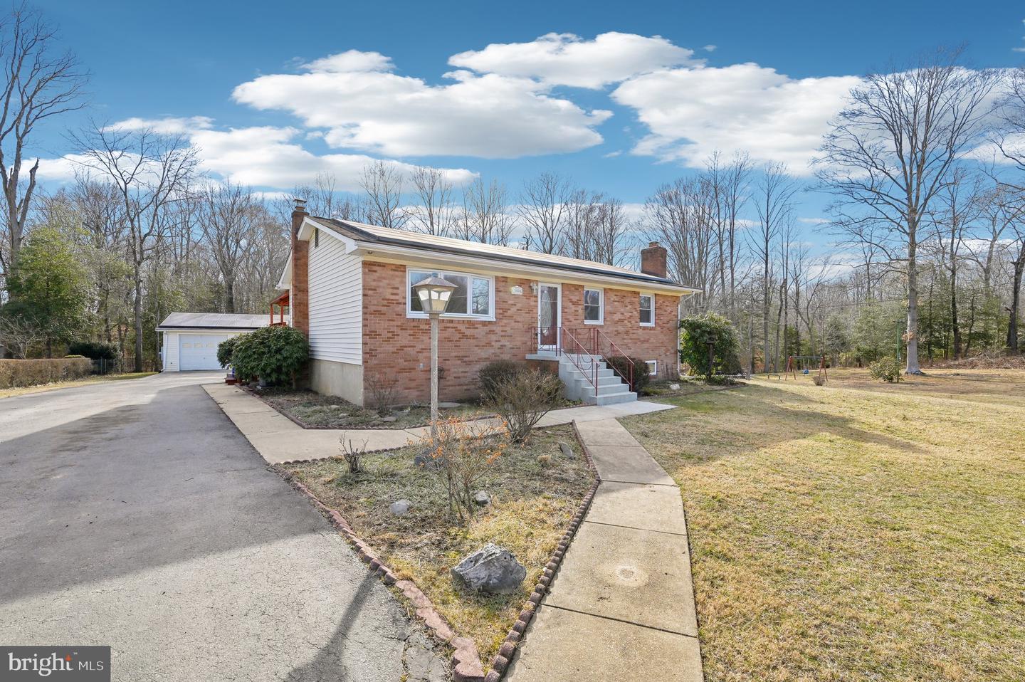 13995 Petzold Dr
