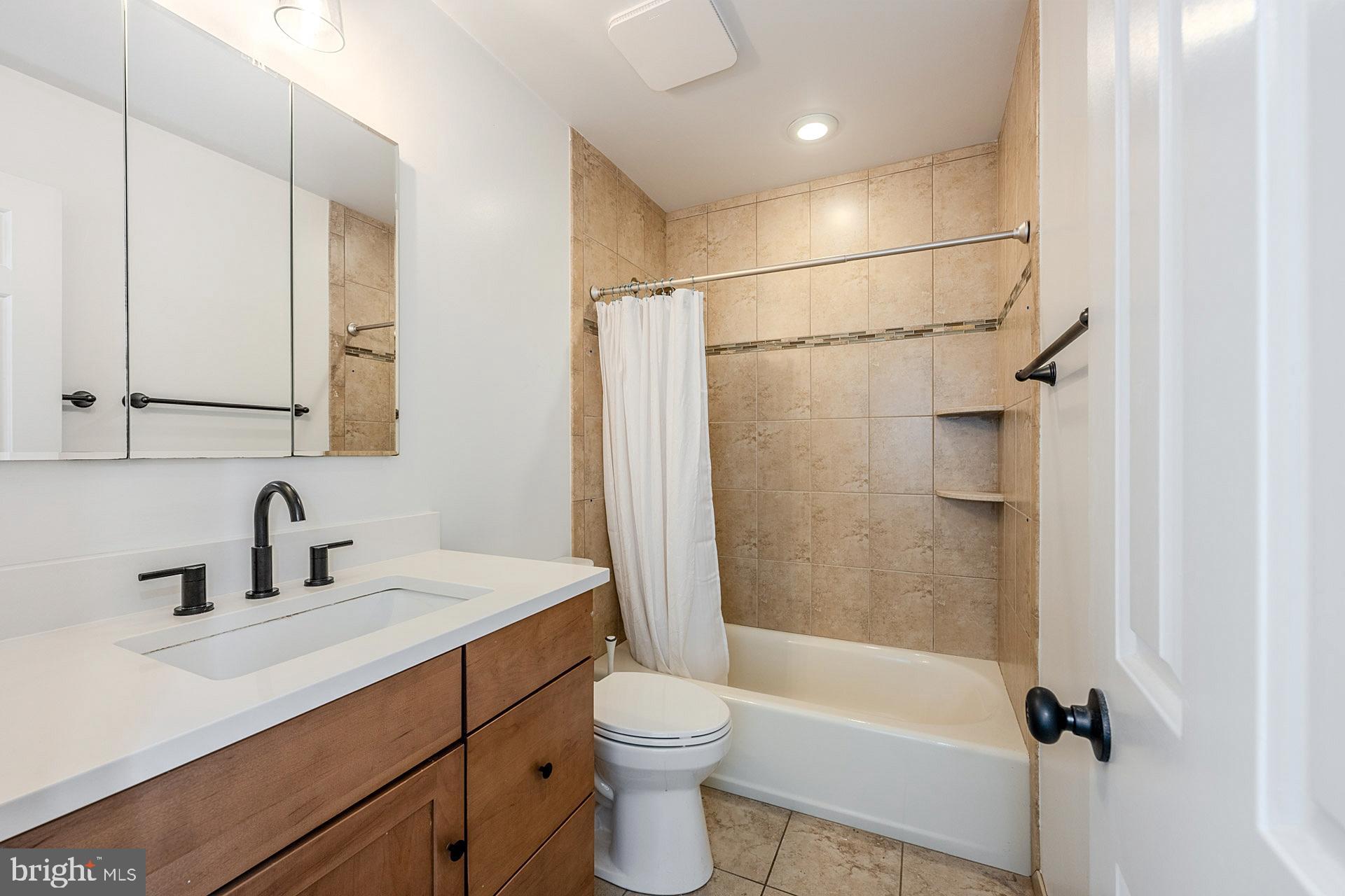 6655 HORSESHOE DRIVE