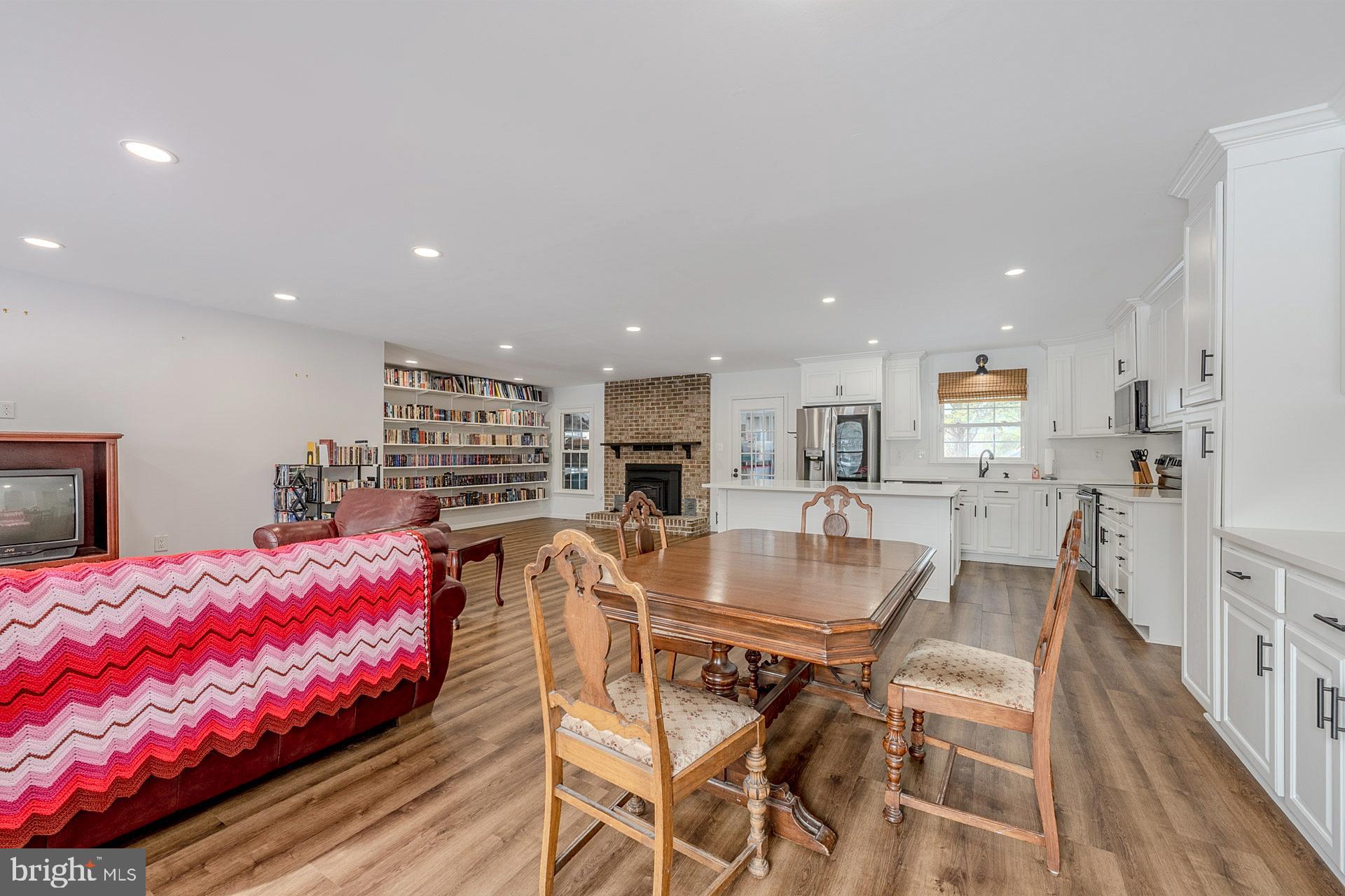 6655 HORSESHOE DRIVE