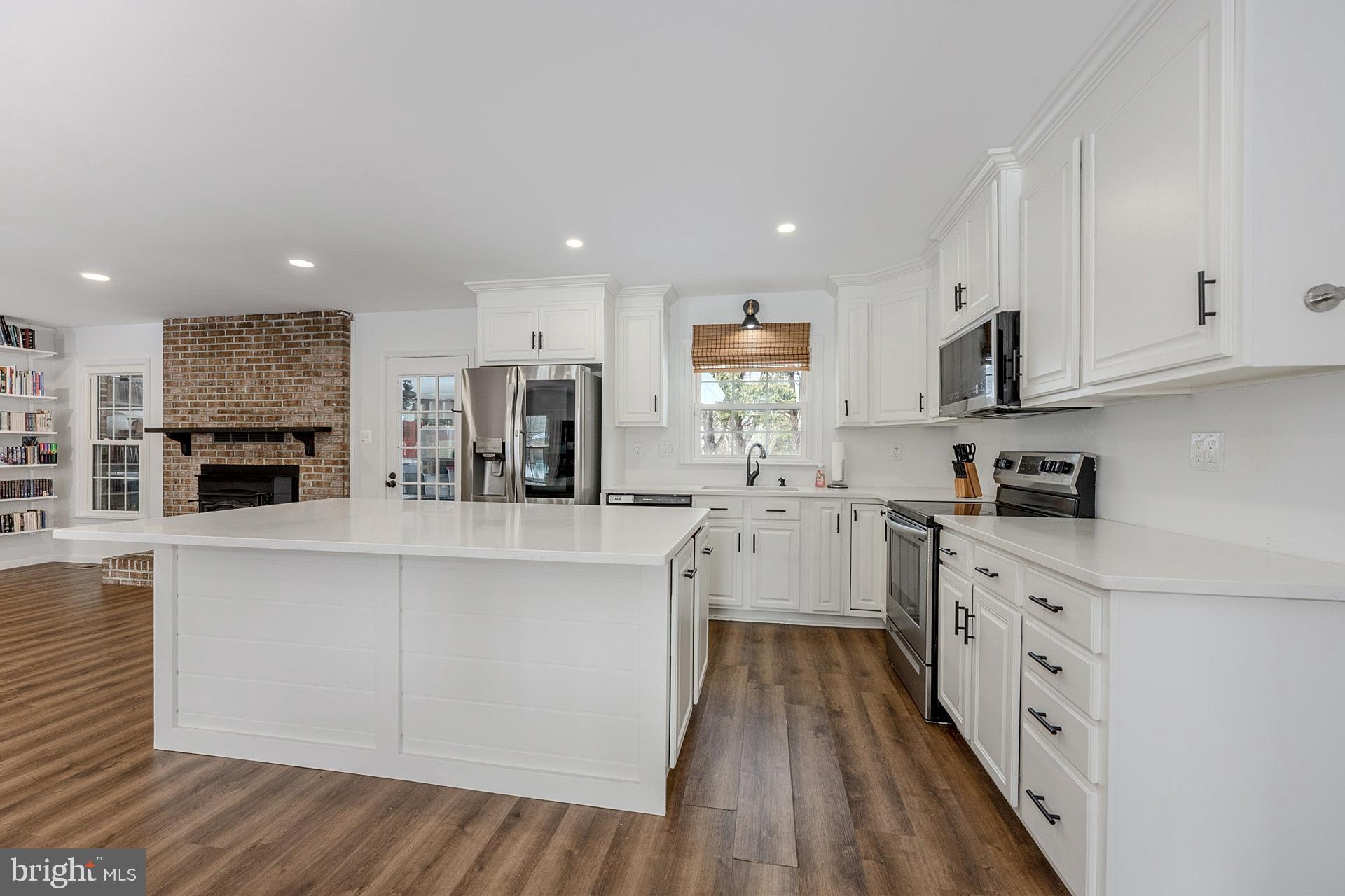 6655 HORSESHOE DRIVE