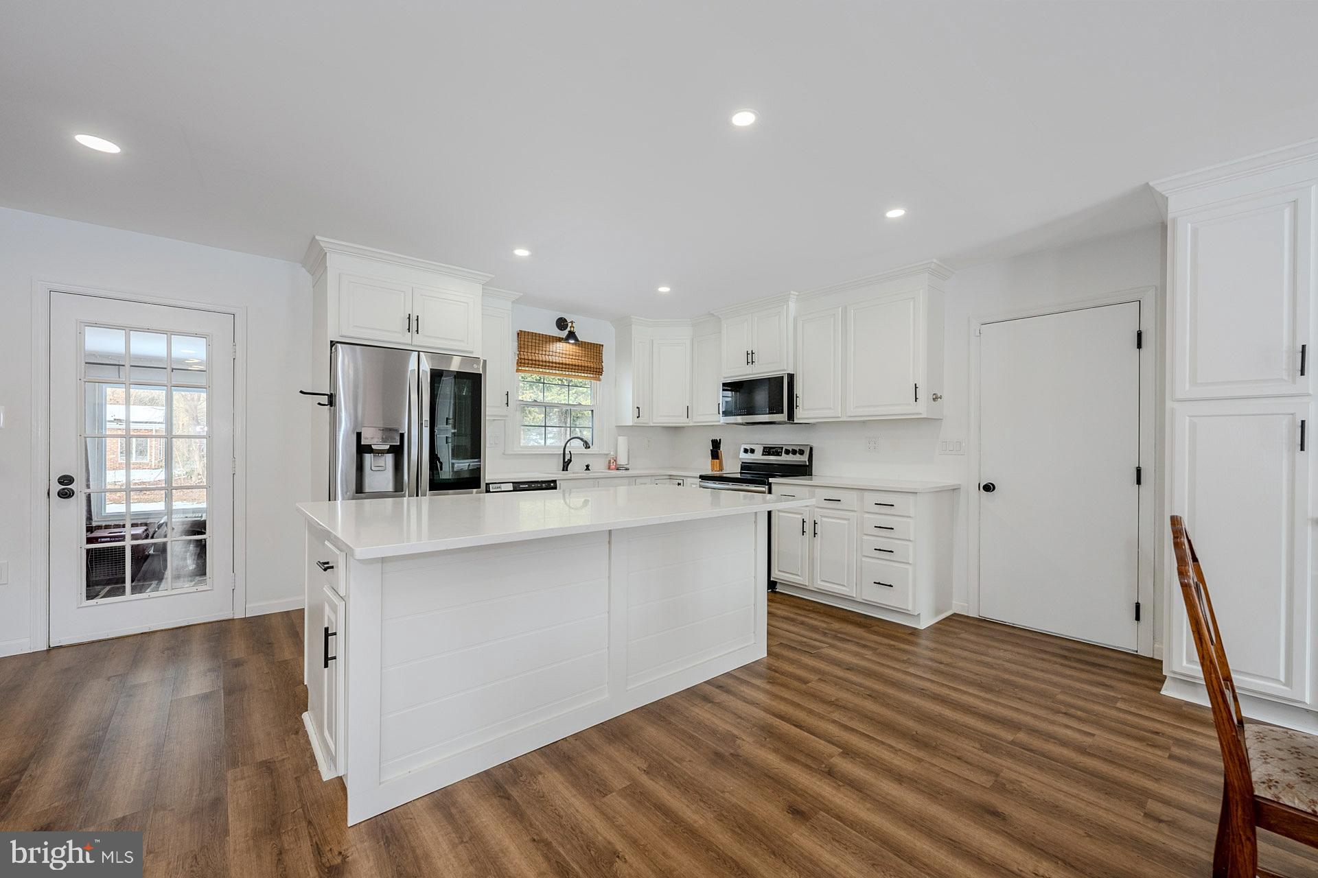 6655 HORSESHOE DRIVE