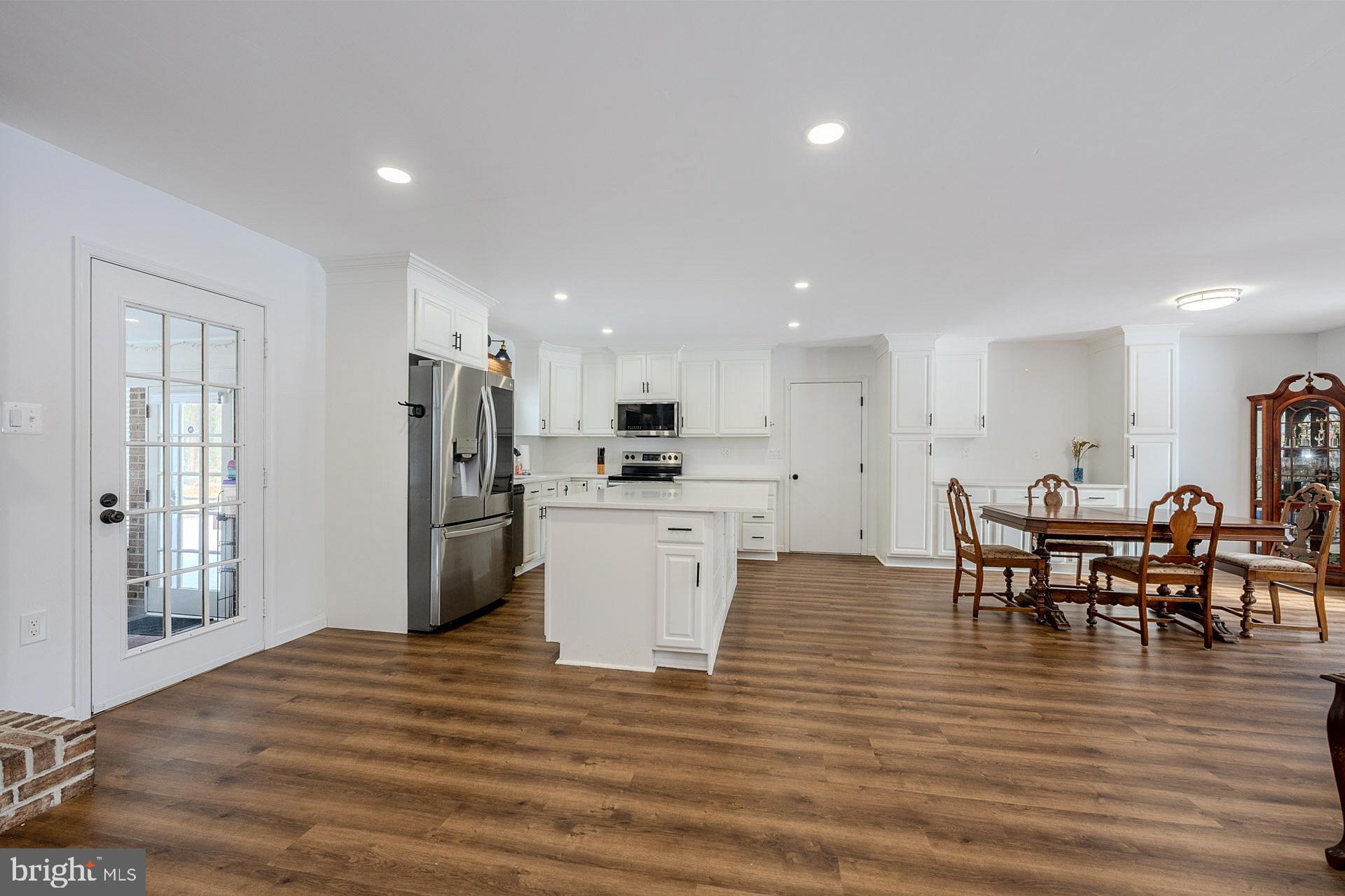 6655 HORSESHOE DRIVE