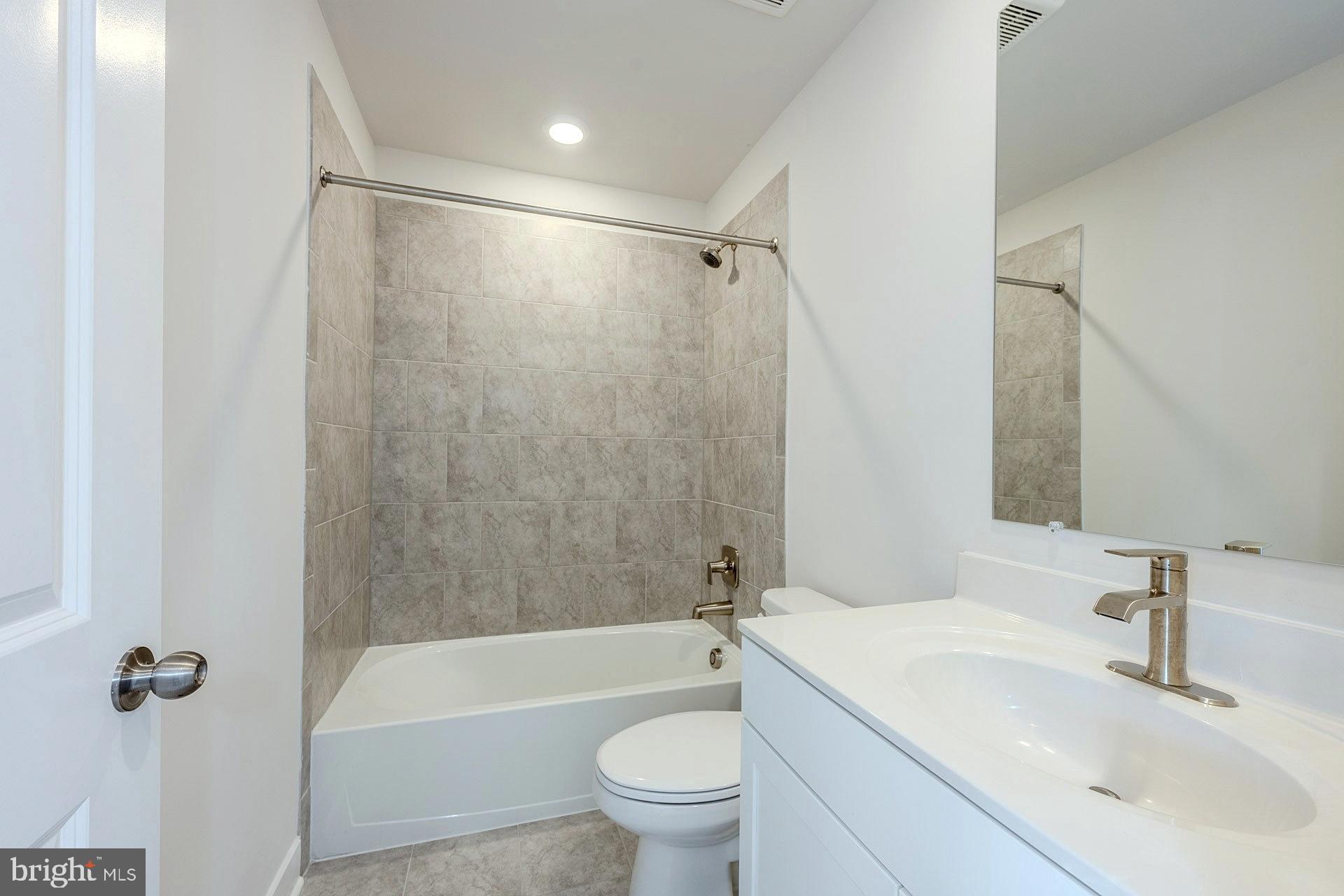 2762 BRIDGEWATER DRIVE