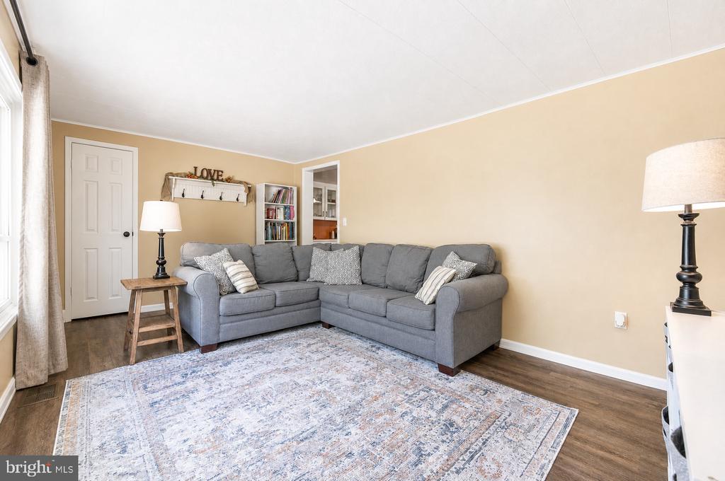 15 WILLOW LANE