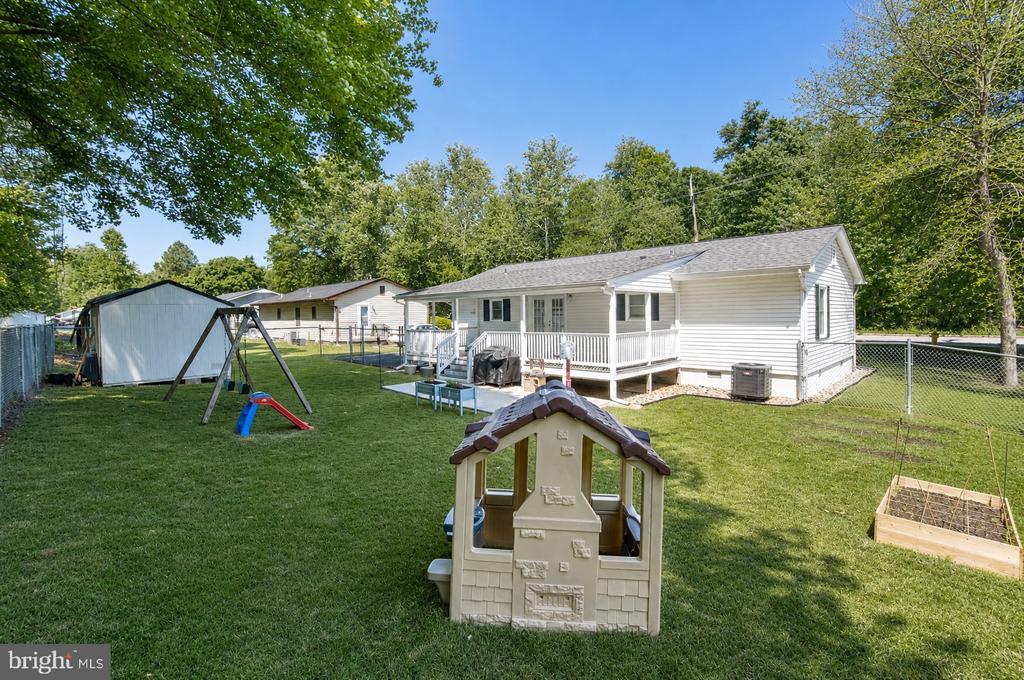 15 WILLOW LANE