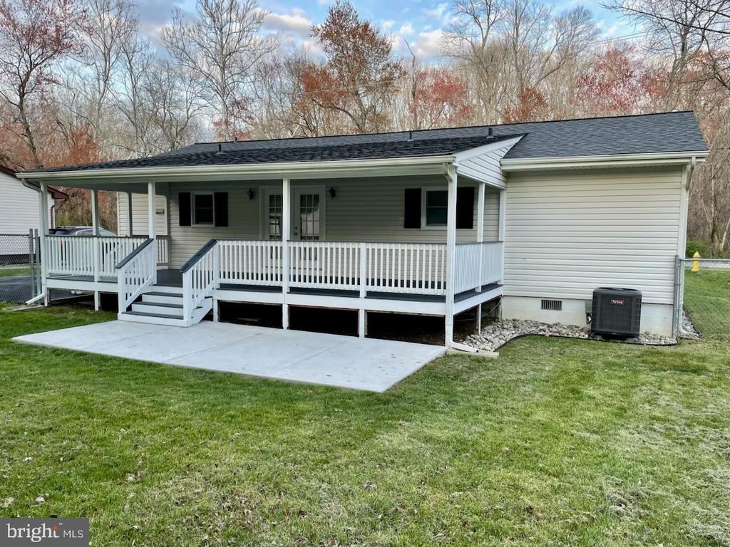 15 WILLOW LANE