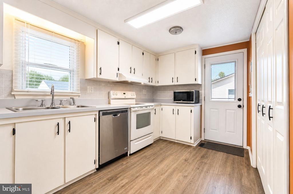 15 WILLOW LANE