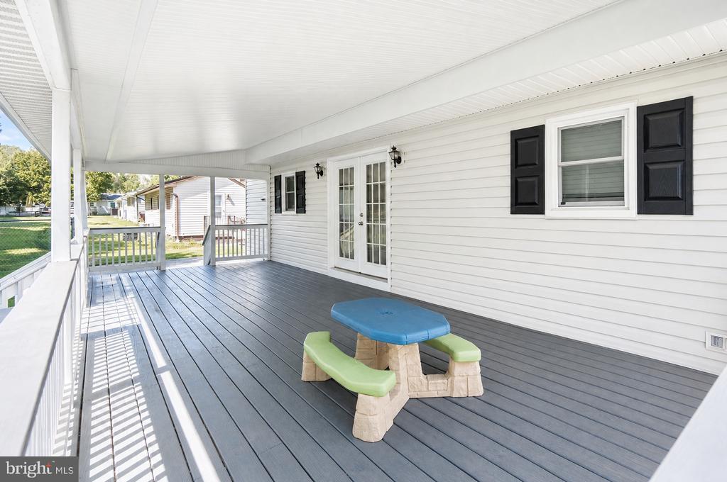 15 WILLOW LANE