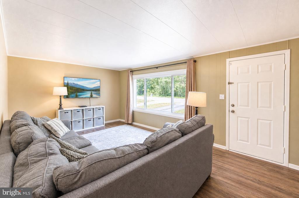 15 WILLOW LANE