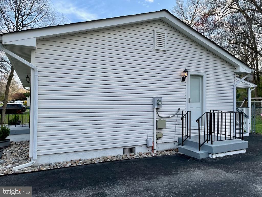 15 WILLOW LANE