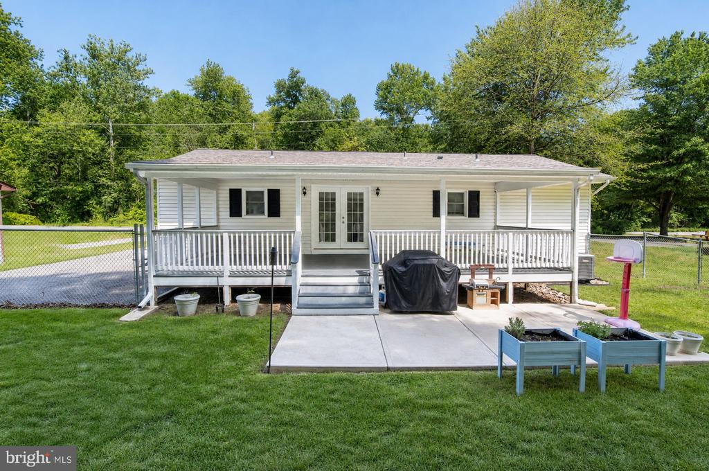 15 WILLOW LANE