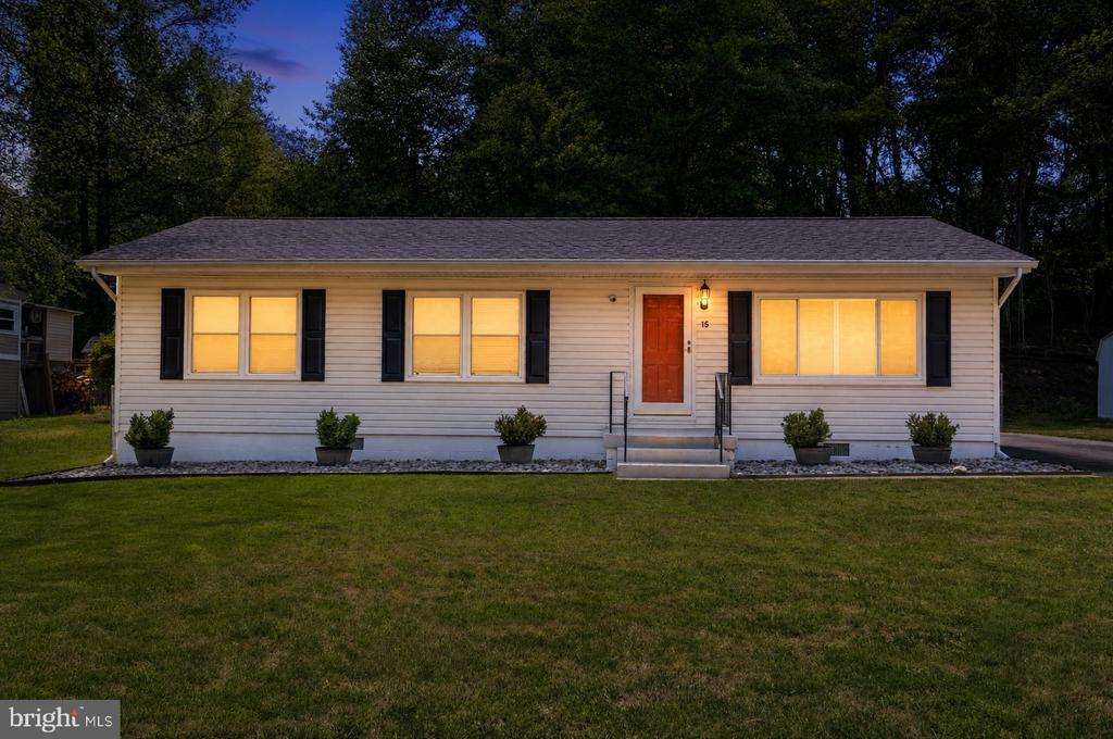 15 WILLOW LANE