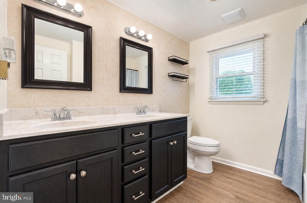 15 WILLOW LANE
