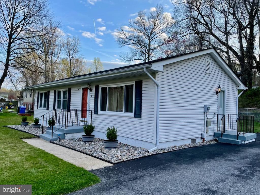 15 WILLOW LANE
