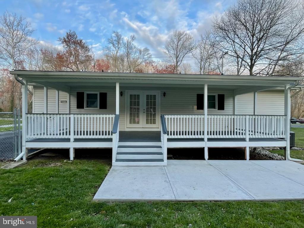15 WILLOW LANE