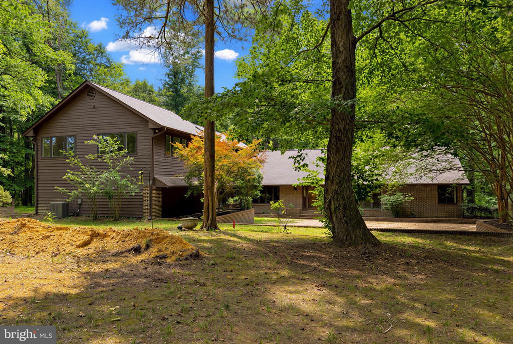 8425 MAUSEN LANE