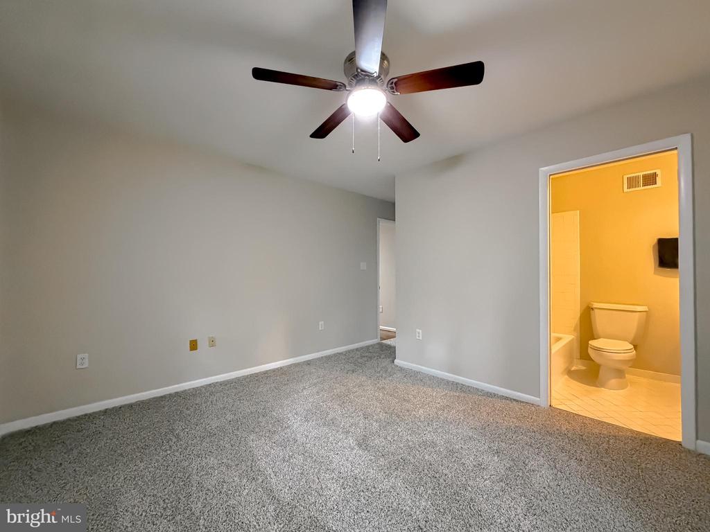 8425 MAUSEN LANE