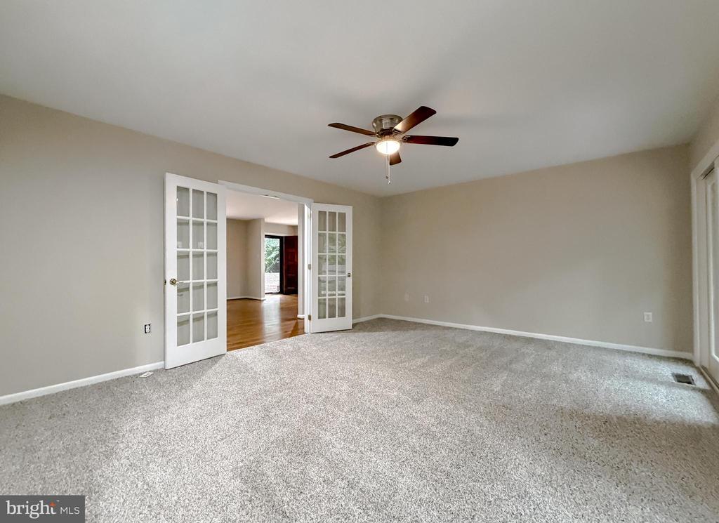 8425 MAUSEN LANE