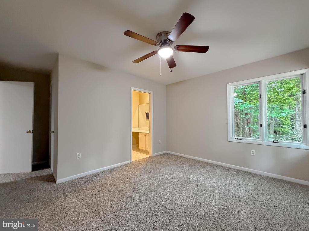 8425 MAUSEN LANE