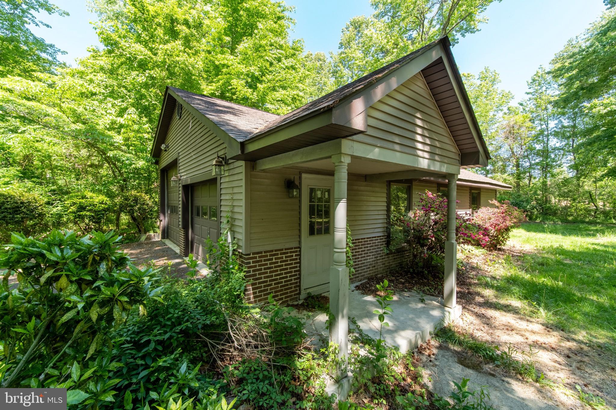 8425 MAUSEN LANE