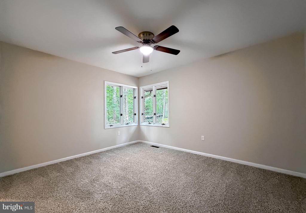 8425 MAUSEN LANE