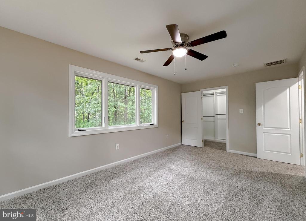 8425 MAUSEN LANE