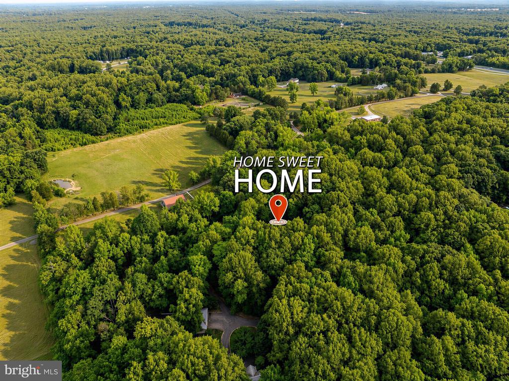 8425 MAUSEN LANE