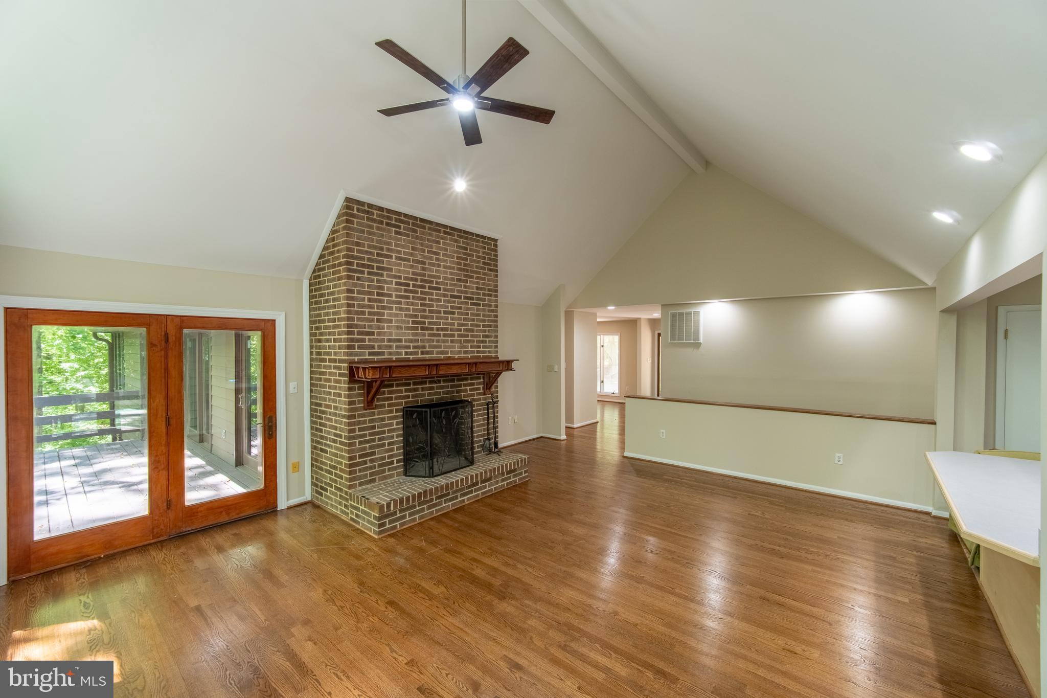 8425 MAUSEN LANE