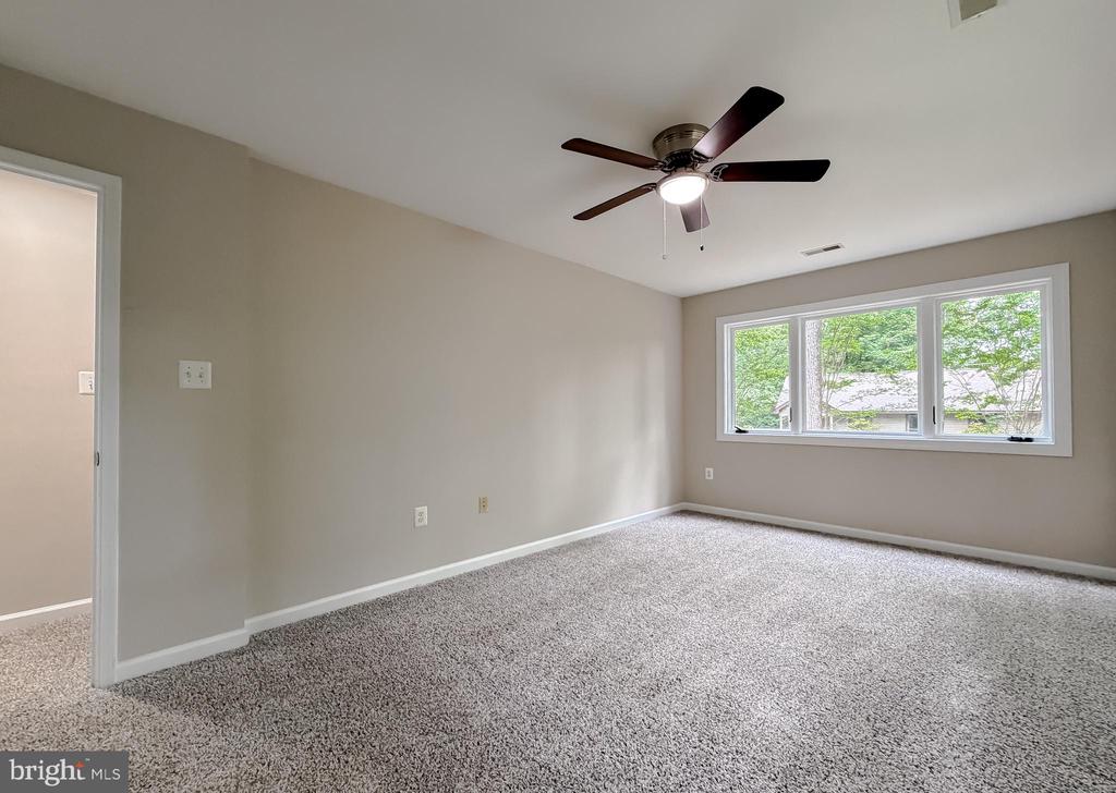 8425 MAUSEN LANE