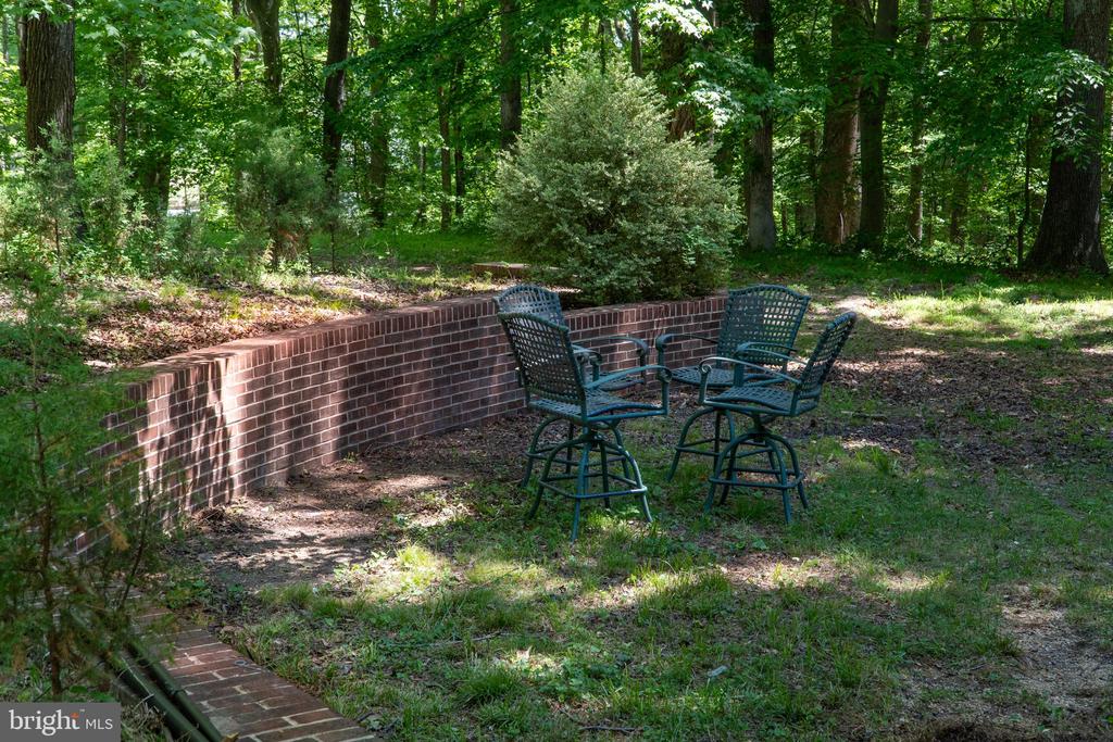 8425 MAUSEN LANE