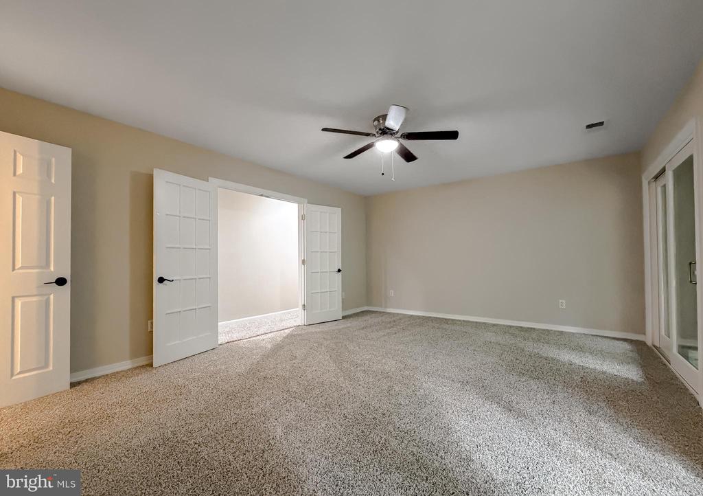 8425 MAUSEN LANE