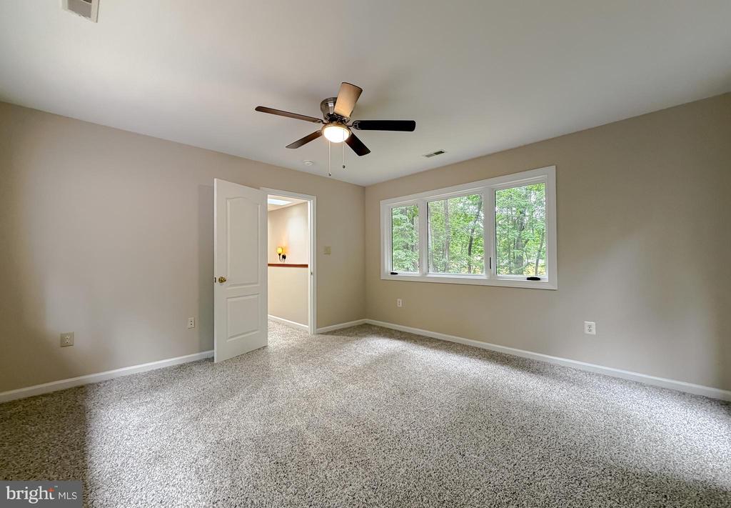 8425 MAUSEN LANE