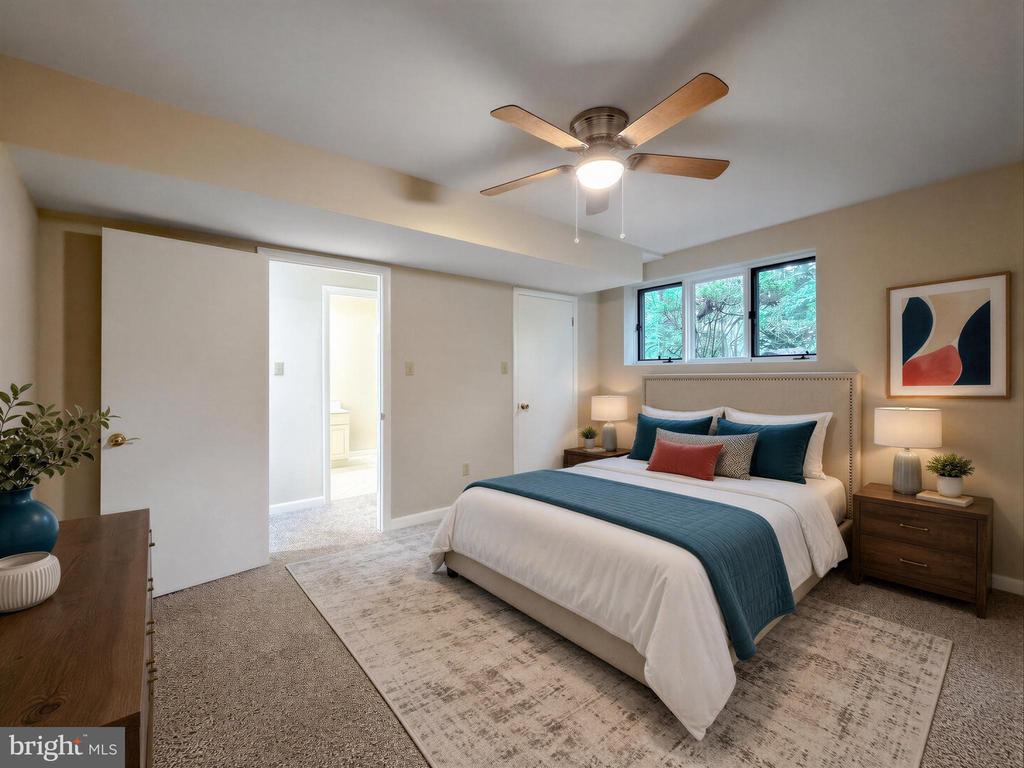 8425 MAUSEN LANE