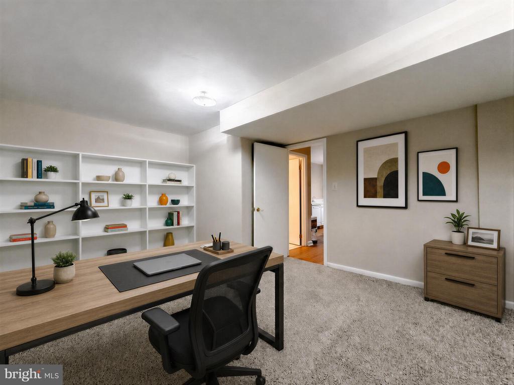 8425 MAUSEN LANE