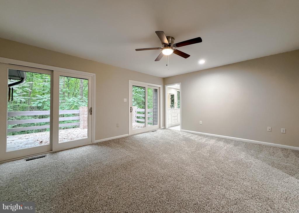8425 MAUSEN LANE